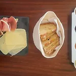 Tings Готель 2*