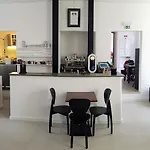 Tings Готель 2*